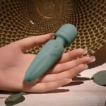 Rumble Wand Rechargeable Vibrating Wand – Green - Image 4